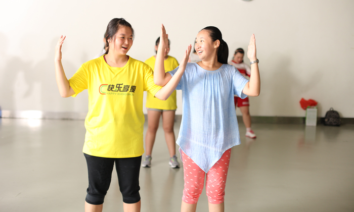深圳夏令營收費