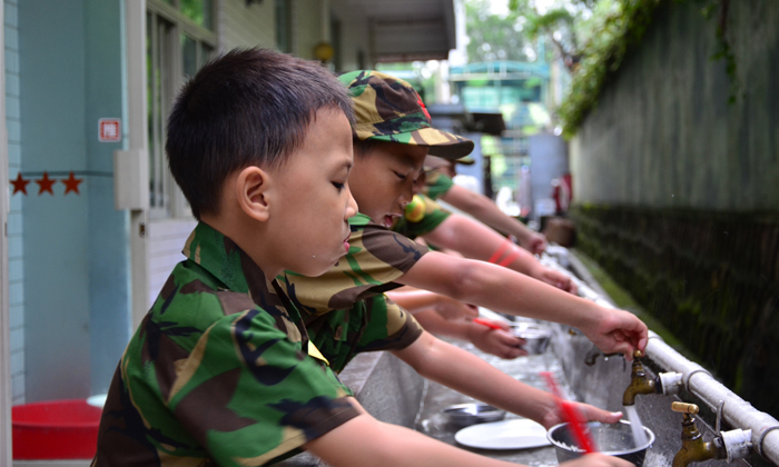 深圳軍訓(xùn)夏令營(yíng)