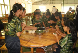 孩子參加深圳軍事拓展夏令營有什么樣收獲