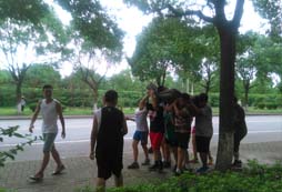 深圳夏令營讓專家與孩子零距離接觸