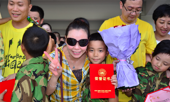 深圳軍事夏令營(yíng)