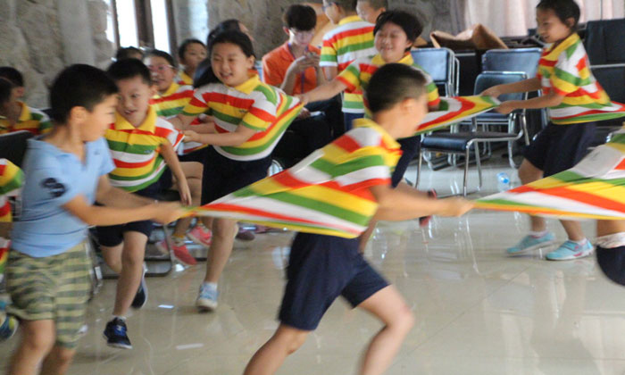 深圳暑假夏令營為什么不讓帶作業(yè)也不讓家長探望