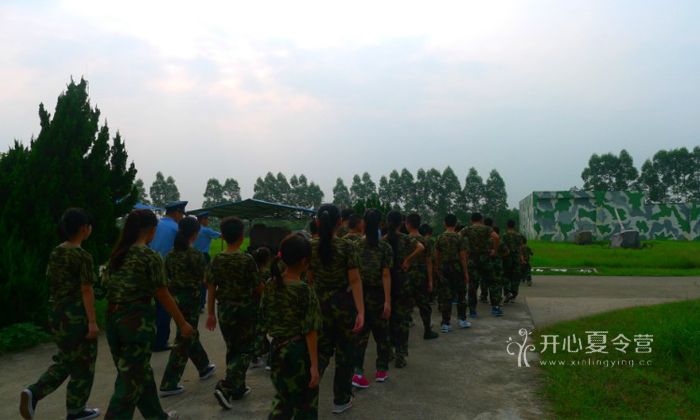 深圳軍事夏令營(yíng).jpg