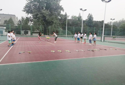 深圳羽毛球夏令營推薦打比賽時正確地運用戰(zhàn)術(shù)