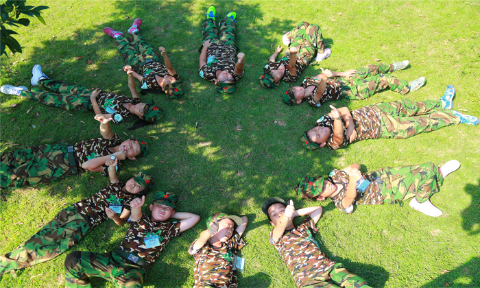深圳軍事訓(xùn)練營合適多大孩子參加.jpg