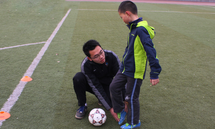 參加暑假足球夏令營度過一個非凡的假期