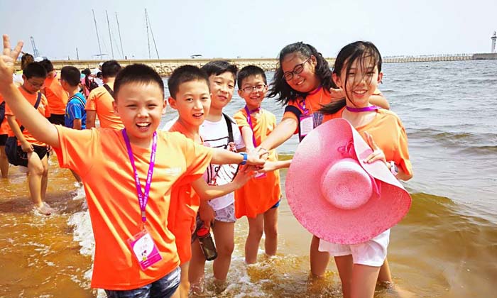 參加暑期親子夏令營親密接觸原生態(tài)大自然