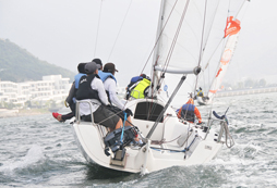 帆船夏令營(yíng)一項(xiàng)與大自然完美結(jié)合的水上運(yùn)動(dòng)