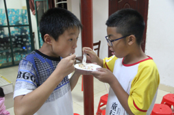 幾歲小孩適合夏令營(yíng)？