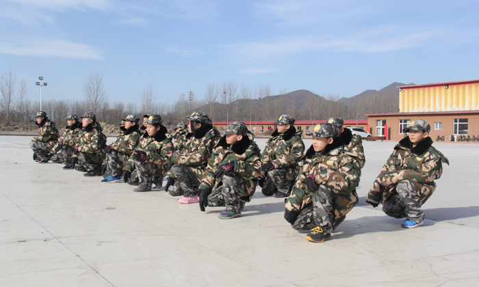 孩子暑假軍事化訓(xùn)練營