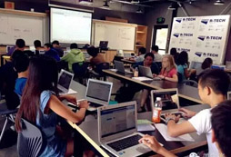 參加暑期國際夏令營做大象保護志愿者