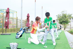 參加暑假夏令營(yíng)活動(dòng)拓展自己的朋友圈！