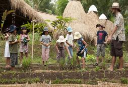 暑假游學(xué)夏令營(yíng)帶青少年去巴厘島體驗(yàn)環(huán)保之旅