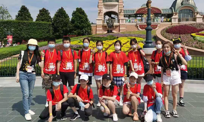 一起游玩迪士尼