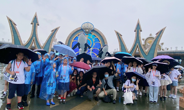 學(xué)員外出游玩