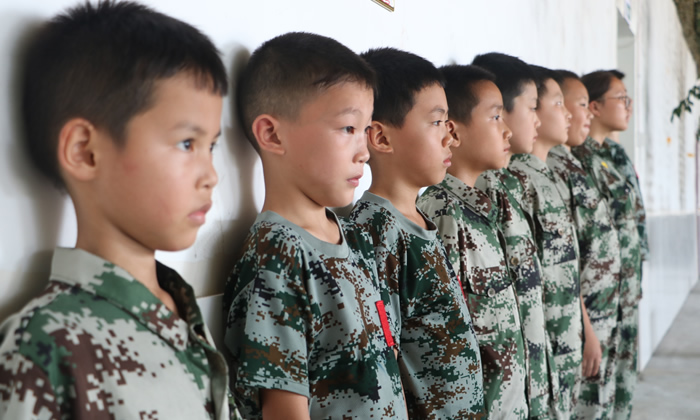 四川軍事夏令營給中小學(xué)生帶來什么樣的好處？.jpg
