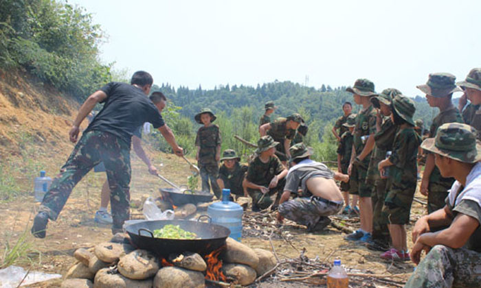 成都軍訓(xùn)活動