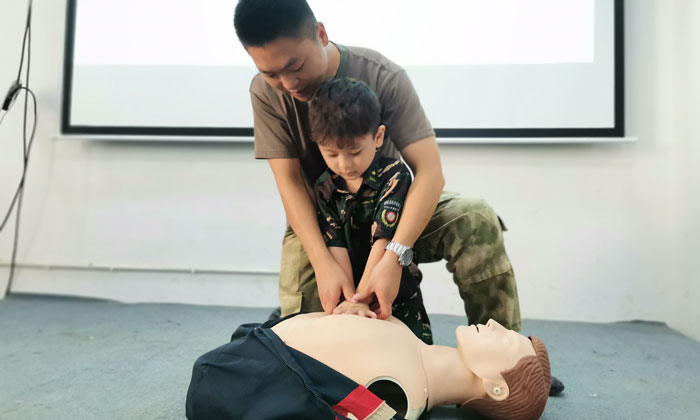 四川軍事夏令營(yíng)好處有哪些