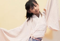 8歲女孩適合什么樣的藝術(shù)夏令營(yíng)?