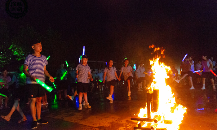 篝火晚會(huì)