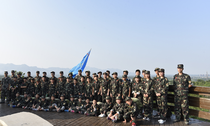 少年軍旅夏令營合影