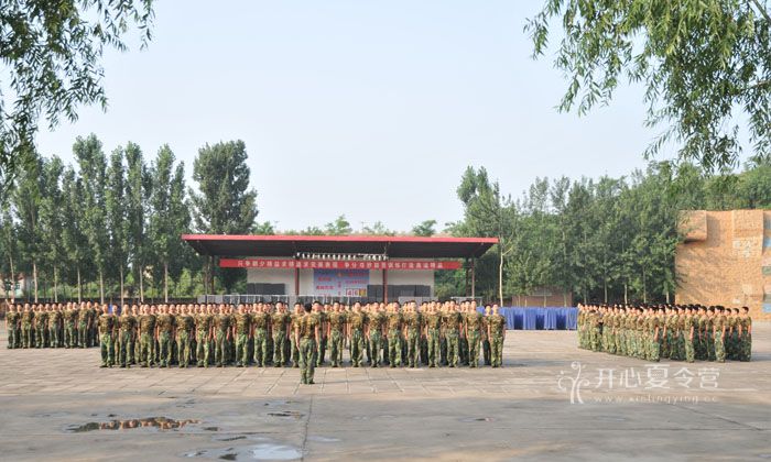 給我一班學(xué)生，交給一隊(duì)準(zhǔn)軍人