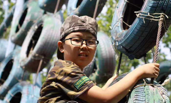 8歲兒童暑假軍訓(xùn)夏令營(yíng)