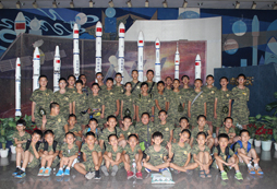 在航天基地留念