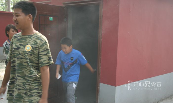 逃離火災(zāi)現(xiàn)場