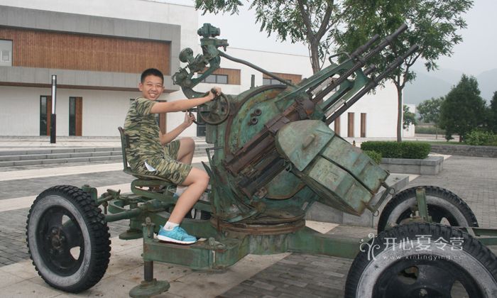 與軍事武器近距離接觸