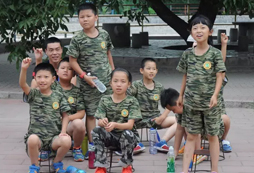 中國青少年軍事夏令營培養(yǎng)孩子堅強