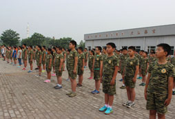 青少年軍事：軍訓(xùn)防曬小秘訣