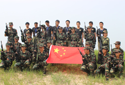中國青少年軍事夏令營讓孩子走進(jìn)熱血軍營
