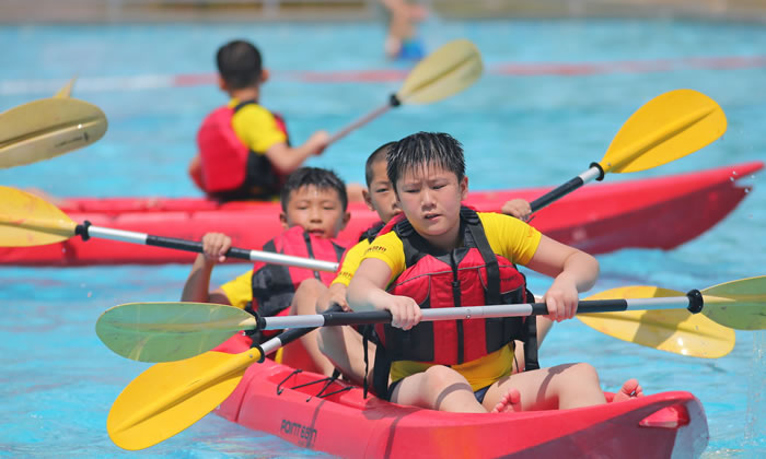 體驗(yàn)劃船運(yùn)動(dòng)