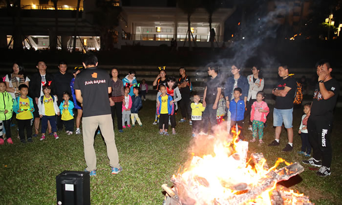 營地篝火晚會(huì)