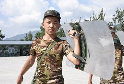 太原兒童軍事夏令營中的精彩！