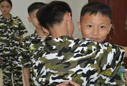 泰州小學(xué)生游學(xué)夏令營提升孩子的交際能力