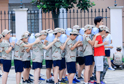 參加天津軍事夏令營激發(fā)孩子軍旅夢！