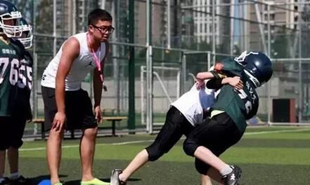 橄欖球夏令營這對孩子們的未來是至關(guān)重要
