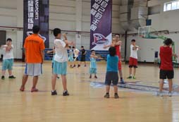 體育夏令營提升孩子身體素質(zhì)