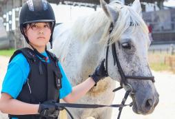 2017有馬術(shù)與英語(yǔ)相互結(jié)合的夏令營(yíng)嗎？