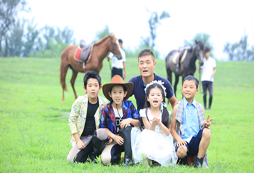 參加青少年馬術(shù)夏令營培養(yǎng)孩子貴族氣質(zhì)
