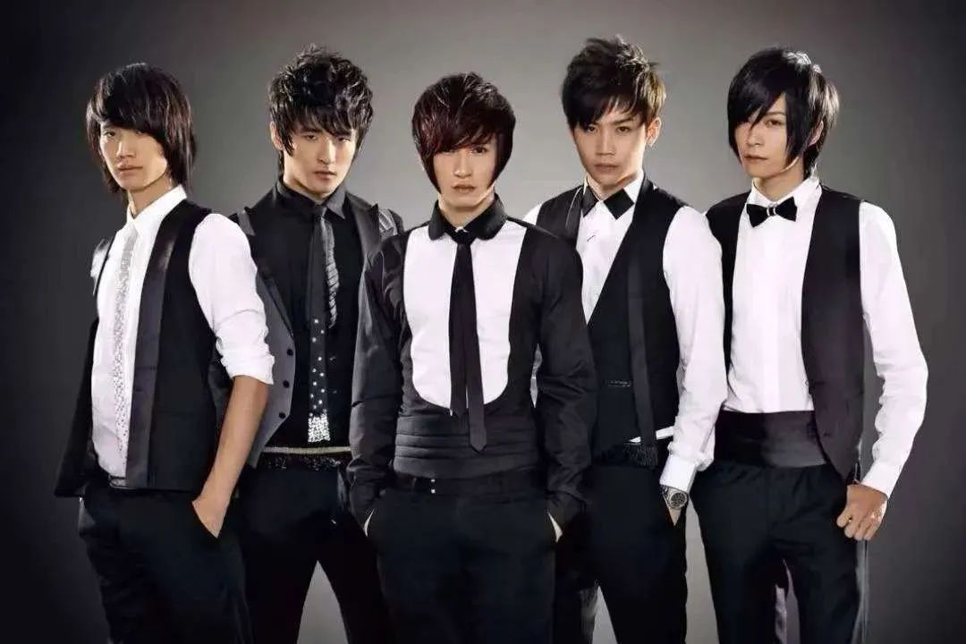 「家暴」也能成為流量密碼？至上勵合前成員面目猙獰，怒捶屏幕，網(wǎng)友直言：“前妻視角”！