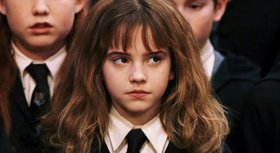 未老先衰？32歲赫敏瘦脫相變老大媽，網(wǎng)友：除了《哈利波特》她還有什么作品？