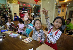 拓展夏令營幫助孩子建立自信心