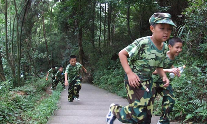 軍事拓展特訓(xùn)營