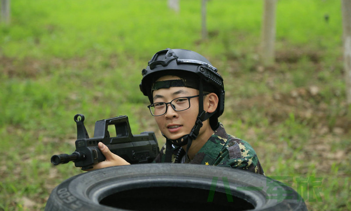 高中生特種兵訓(xùn)練營多少錢