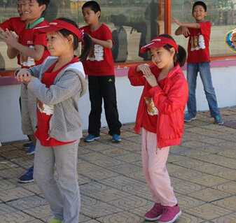 學(xué)習(xí)蒙古舞