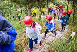 參加戶外拓展夏令營活動讓孩子告別網(wǎng)絡游戲