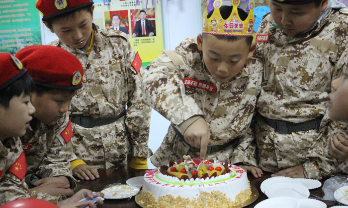 塑造青少年軍人的品質(zhì)